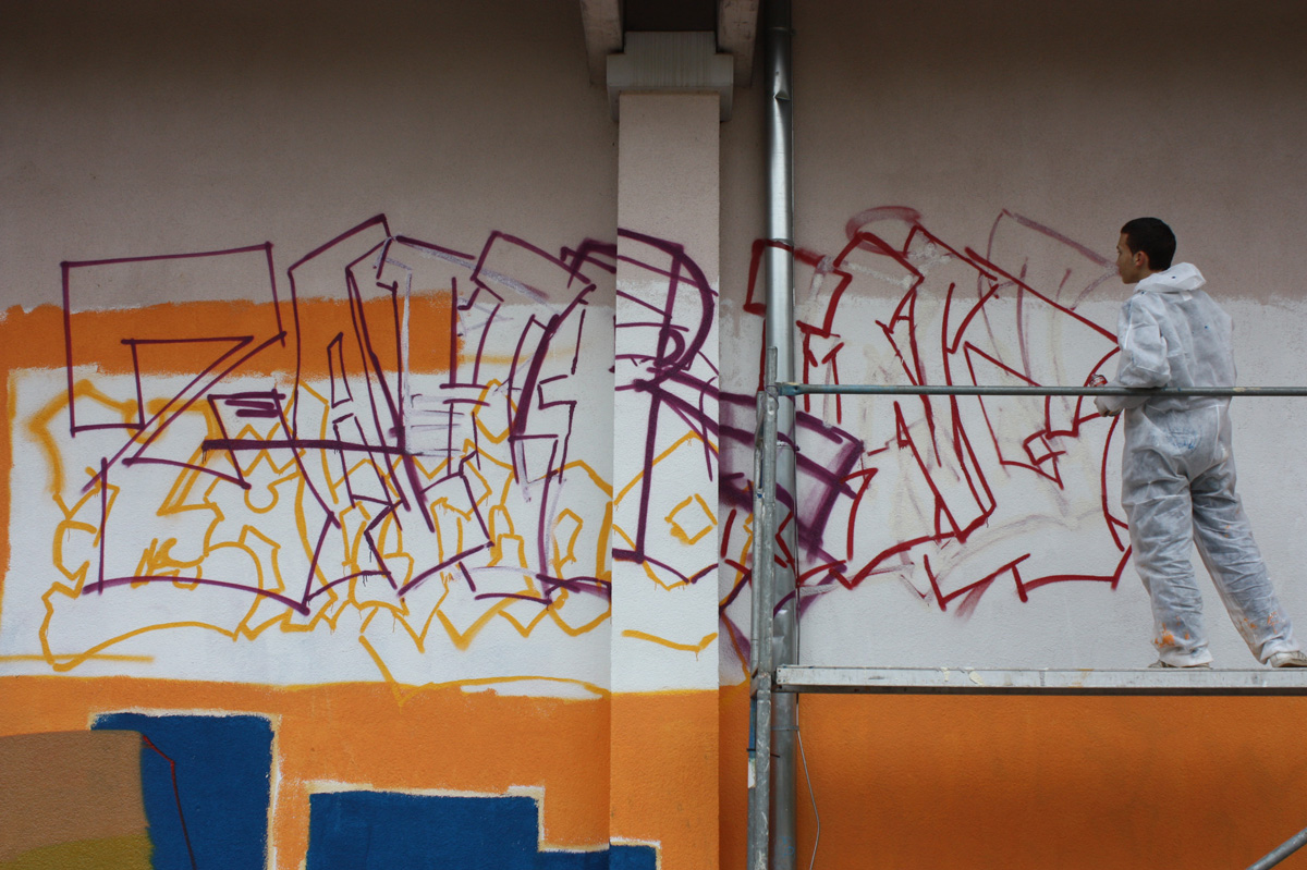 Graffiti, Graffiti Freiburg, Graffiti legal, Graffitikurs, Graffitiworkshop, Graffiti workshop, Graffiti Kurs, Auftragsgraffiti, legale Sprüher Freiburg, inzoolo, zoolo, Andreas Ernst, Graffitigestaltung Freiburg, Fassadengestaltung, Wandgestaltung